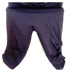 Lulu Lemon ebb to street cropped